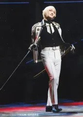 【中古】生写真(男性) 三浦宏規(髭切)/ライブフォト・全身・キャラクターショット・2Lサイズ/「ミュージカル『刀剣乱舞』 髭切膝丸 双騎出陣2020 ～SOGA～」ローソンプリント限定ブロマイド