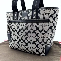 ✨美品✨ COACH コーチ トートバッグ ハンドバッグ  シグネチャー 総柄 ロゴ型押し シルバー金具 A4収納 大容量 チャーム キャンバス レザー レディース グレー 灰色 ブラック 黒色