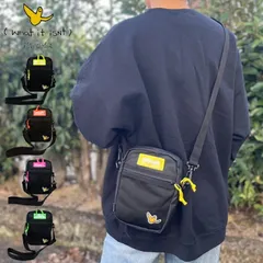 マークゴンザレス ショルダーバッグ 斜めがけバッグ 軽量 ミニショルダーバッグ メンズ レディース 縦ショルダー MARK GONZALES What it isNt 撥水 ロゴ 縦型 ポーチ 肩掛け ミニバッグ 斜め掛け