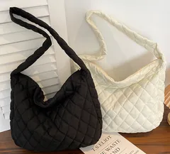 【新品匿名配送】キルティングバック　３WAY　軽量　大容量