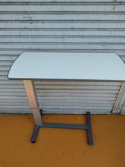 送料無料（一部地域を除く）　パラマウント介護用ベッドサイドテーブル　F1920　KM-25-0730-02