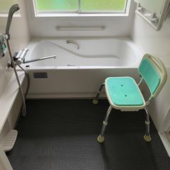 介護と暮らしの滑り止めマット 90cm×3m [グレー] 高規格6mm厚 介護 施設 病院 老人 屋外 屋内 PVC ゴムマット ラバー 玄関マット 廊下 風呂 浴室  バスマット ノンスリップ