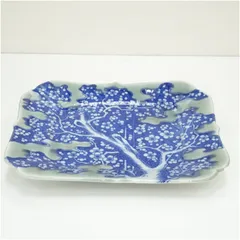 染付梅文角皿 和食器 おしゃれ かわいい 魚 刺し身 刺身 焼き魚 四角形 和食 洋食 インテリア プレート 1月 冬