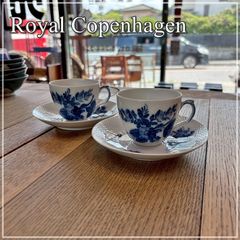 ロイヤルコペンハーゲン ブルーフラワーカーブ カップ＆ソーサー 2客 ペアセット Royal Copenhagen レリーフ ホワイト ブルー 白 青 花柄 オシャレ 北欧 廃盤【CA0510-1】
