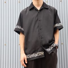 00s multi line embroidery black shirt