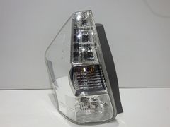 プリウスα ZVW41W 純正テールライト 左 助手席側 P9355 - メルカリ