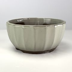 瀬戸焼 菊型5号 クリーム 幅15cm×高さ7cm 
