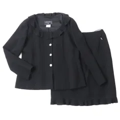 美品◎正規品 大きいサイズ♪ CHANEL シャネル 99A P14303 ヴィンテージ ロゴボタン・プレート付 セットアップ／スカートスーツ 黒 44・44　m01-st30313-726のサムネイル