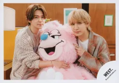 【中古】生写真(STARTO) WEST./藤井流星・小瀧望/横型・上半身/シングル「まぁいっか!」MV＆ジャケ写オフショット/公式生写真