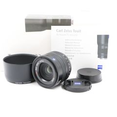 【極上品】Carl Zeiss カールツァイス Touit 32mm F1.8 富士フィルム用