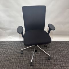 【高級オフィスチェア】Vitra IDソフトチェア ブラック×ホワイトベース｜昇降・リクライニング・可動アーム付き✨