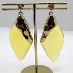 No,209 大きな雫ピアス　ジルコニアストーンポストピアス イエローorブルー