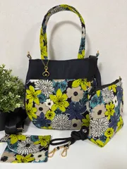 【裁縫ストア・ボヌール】大人かわいい　北欧風　ボタニカルフラワー柄　デニム生地　丸底トートバック　ポーチ/サコッシュ　ミニポーチ　ショルダーバッグ　ハンドバッグ　ハンドメイド　ショルダーストラップ付き　ポケットいっぱい　ゴージャス  / №500-427