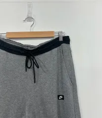 Nike(ナイキ） トレーニングウェア グレー ウエストゴム エキゾーストフィット パンツ