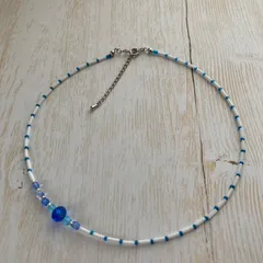 ビーズネックレス／チョーカー 青と白