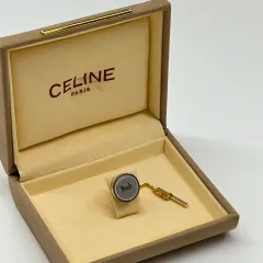 23SS Celine ピンブローチ ピンバッジ セリーヌ エディスリマン 2025年最新】CELINEピンバッジの人気アイテム - メルカリ