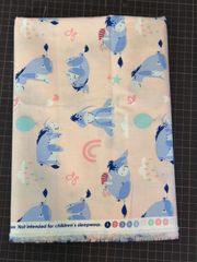 1305 USA輸入生地　くまのプーさん　イーヨー 約106-111cm×100cm