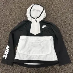 ナイキ キッズ フード ハーフジップ シャカシャカ素材 Tシャツ 110サイズ ブラック ホワイト