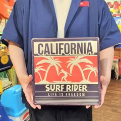 ブリキ看板◆カリフォルニア　サーフ◆アメリカン雑貨　エンボスサイン　西海岸