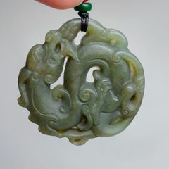 【新入荷】天然玉石　和田玉　倣古レリーフ龍のペンダント