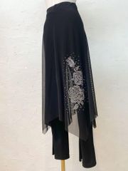 ラインストーン輝く】新品オーバーメッシュフリル付きワイドパンツ 黒