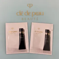 クレ・ド・ポーボーテ タンクレームエクラ ＜ファンデーション＞ オークル10