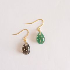 No.9 小さい ハンドメイド ピアス レジン