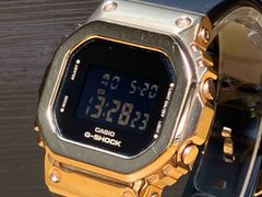 金運アップ ゴールドメタルベゼル採用 G-SHOCK 5600系 動作〇程度
