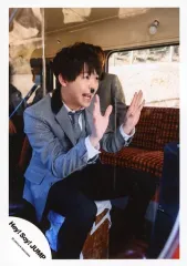 【中古】生写真(ジャニーズ) Hey! Say! JUMP/有岡大貴/膝上・座り・衣装グレー白黒・両手パー・口開き・髭・体右向き・バス・車内/「Funky Time」PV＆ジャケ写撮影/公式生写真