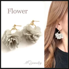 オリーブグレー　　2点目より半額　ハンドメイドピアス　イヤリング