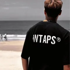 新品、未使用  WTAPS ダブルタップス Tシャツ くろいろ