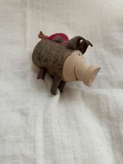 こぶた　木製　インテリア　シッティングピッグ