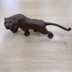 虎　置物　干支　鉄器製　トラ　骨董品　アンティーク　レトロ
