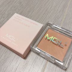 新品　シングルカラー　アイシャドウ　チーク　MGL マットハイライター 04