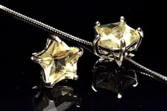 シルバー925◇宝石質 リビアングラス 10x10mm 星型スター ペンダントトップ 1個売り パワーストーン 天然石 _PRG2073