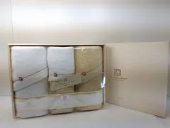 s25g-694k【中古】今治　タオルセット　バスタオル×2枚　　フェイスタオル×2枚　至福タオル　木箱入り　　内祝い　ギフト　SH-55100