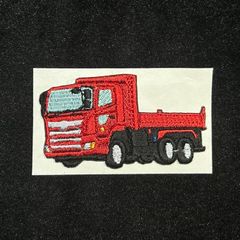★刺繍シール／ステッカー　ワッペン★　赤いトラック　ダンプ　ダンプカー　1枚
