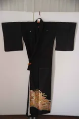 【夏着物】化繊　絽　黒留袖　比翼付き　花車柄　五つ紋 洗える夏着物】化繊 黒留袖 比翼付き 絽 壺に鳥花 五つ紋