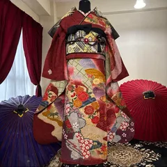 上質な紋無しの色無地袷着物紅梅色辻ヶ花地紋