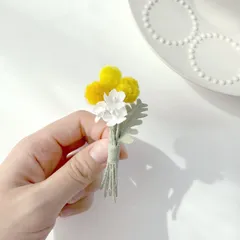 ミモザの花束♥布花ブローチ　春　フォーマル　卒園式　卒業式　入園式　入学式　コサージュ　　オケージョン　北欧風　ナチュラル　小ぶり　シンプル　大人　子供