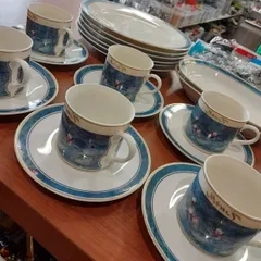 NARUMI ナルミ ナリス化粧品　鳴海製陶共同開発　ペアプレート3セット、ペアパスタ皿1セット、ペアコーヒーカップ＆ソーサー3セットのサムネイル