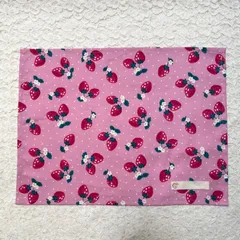ネームタグ付き ランチョンマット　いちご♡