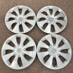 ホイールキャップ ４枚　トヨタ　アクア　NHP10 　42602-52540