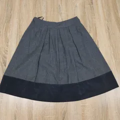美品。23区。スカート。グレー。36。