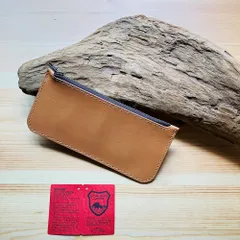 栃木レザー　お札も入ります　内側にもポケットがあります。　アメ色　オリジナル カードケース　ポケット　小銭ファスナー付き　新品未使用　長財布　革製品　革財布　コインケース　小銭入れ  K