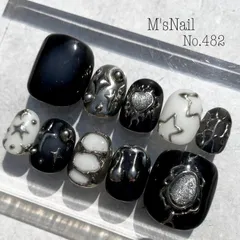 ネイルチップ 黒 シルバー 韓国 量産型 y2k かっこいい 派手 ゴテゴテ キラキラ