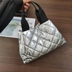 美品 2way キルティングトートバッグ シルバー レディース 軽量 台形型 マグネットボタン 収納力◎ 秋冬 カジュアル デイリー 通勤 通学 おしゃれ パーティー 旅行