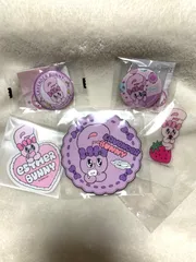 エスターバニー　くら寿司　ラバーコースター・缶バッジ2個・ピック・クリアチャームセット