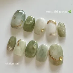 ネイルチップ No. 88 emerald green 🌿‬ グリーンネイル 淡色ネイル  ニュアンスネイルチップ  うるうる ちゅるちゅる