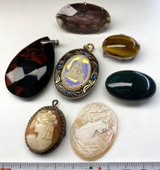 泰蔵六　塗金銅花器　共箱　765g/高さ23.5㎝ 東Y5-1218②トヒエ 泰蔵六 塗金銅花器 共箱 765g/高さ23.5㎝ 東Y5-1218②トヒエ